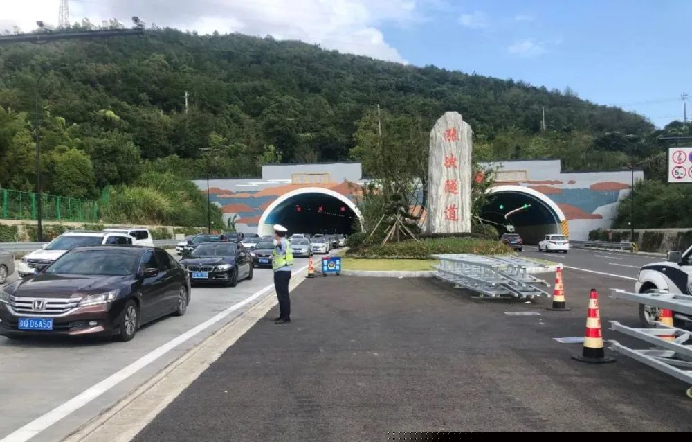 白小姐三肖三期免费开奖——揭秘彩票背后的秘密，揭秘彩票背后的秘密，白小姐三肖三期免费开奖探秘