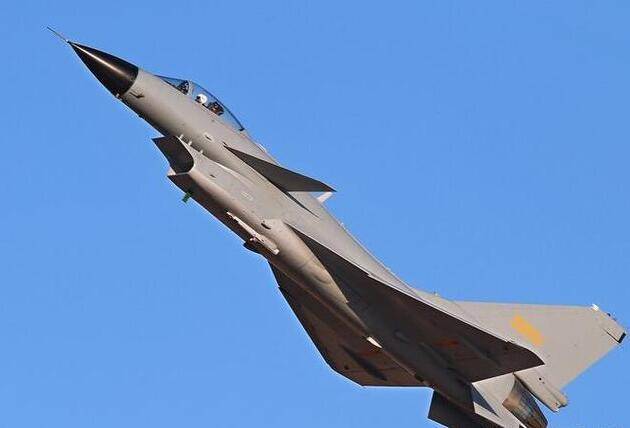 歼-10与F-16，究竟谁更厉害？深入解析两款战斗机的优劣对比，歼-10与F-16优劣对比，深度解析两款战斗机的性能与实力