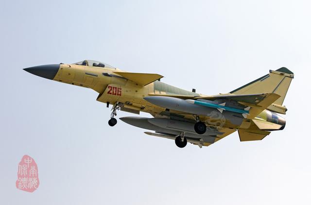 歼-10首飞，中国航空工业的辉煌里程碑，歼-10首飞，中国航空工业的辉煌里程碑时刻