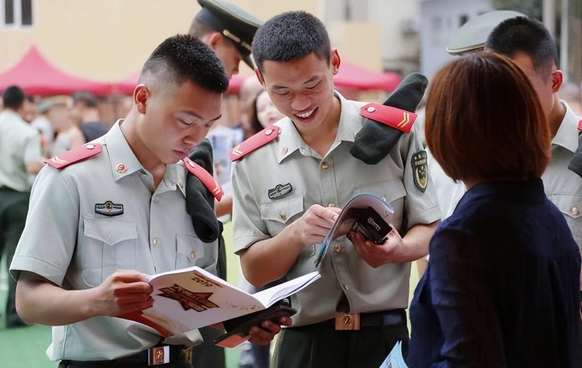 关于2023年当兵的最低学历要求和趋势分析，2023年当兵最低学历门槛及趋势分析解读