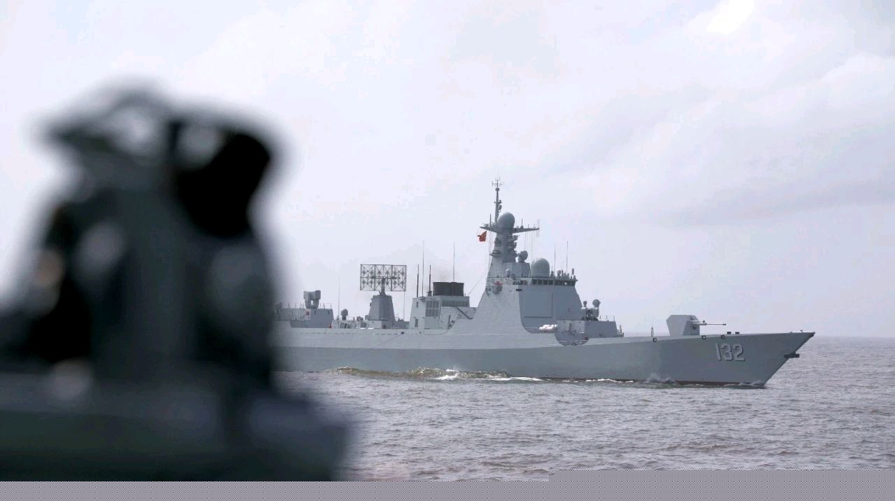 探索中国海军的杰出力量，052DL型驱逐舰，中国海军杰出力量，揭秘强大之力的052DL型驱逐舰