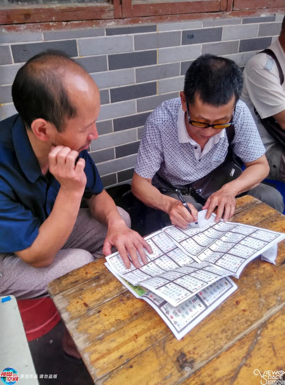 独家呈现2025六开彩天天免费资料大全及最新动态解析，独家揭秘，2025六开彩每日免费资料大全与最新动态解析速递